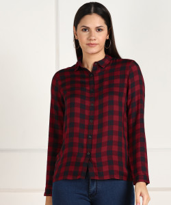 Black jeans and store red shirt womens