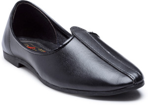 Action shoes on flipkart clearance