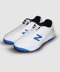 Cricket shoes online flipkart on sale