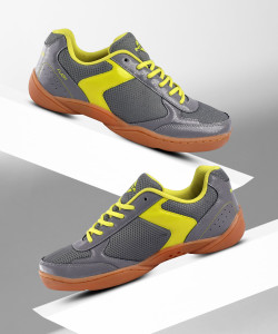 Nivia flash clearance badminton shoes