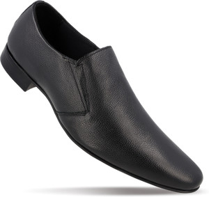 Walkaroo shoes top flipkart