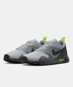Nike tavas shop trainers