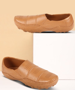 Buy WALKAROO Loafers For Men Online at Best Price