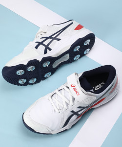 Asics cricket shop shoes flipkart