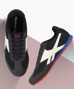 Reebok street shoes top