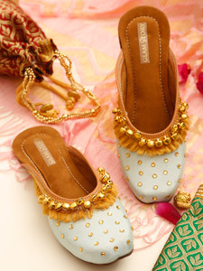 Punjabi jutti with ghungroo online store