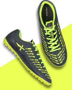 Futsal hot sale shoes flipkart