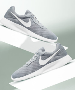 Nike tanjun on sale flipkart
