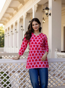 Surhi Women Printed Kurta