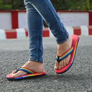 Boy feet flip flops online