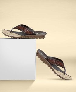 Paragon vertex hotsell slippers