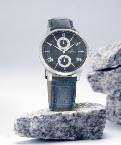 For Men Buy Titan NQ90100SL02 On Trend Upgrade Analog Watch