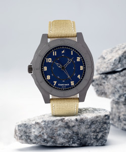 Fastrack ng9462al03 explorer analog watch top