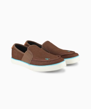 wildcraft slip ons