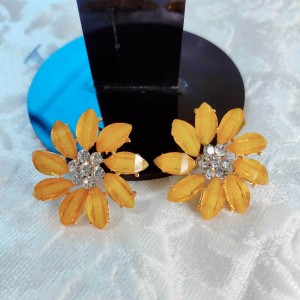 Classic Gold Crystal Flower Stud Earrings