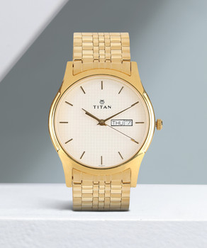 Buy Titan Karishma Analog Watch For Men NM1107YM07 Online
