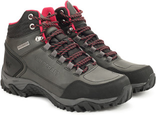 bata trekking shoes