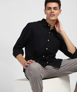 DENIZEN Men Solid Casual Black Shirt 