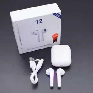 Apple AirPods with Charging Case 