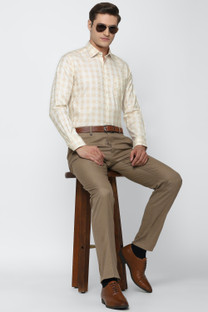 VAN HEUSEN Men Checkered Formal Cream 
