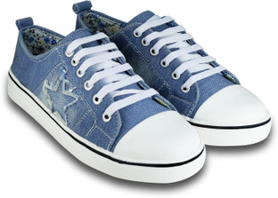 sneakers for girls in flipkart
