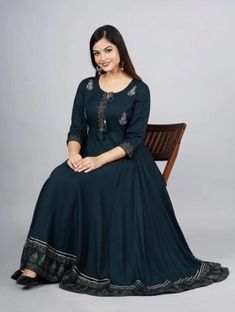 AMBHIKA FASHION Women Printed, Embroidered Anarkali Kurta(Green)