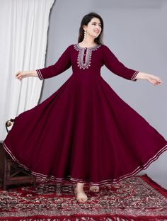 Nikhat Women Solid Anarkali Kurta(Maroon)