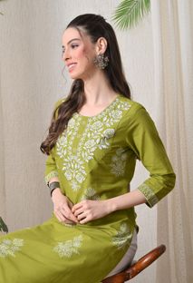 Koito Women Embroidered Straight Kurta(Green)