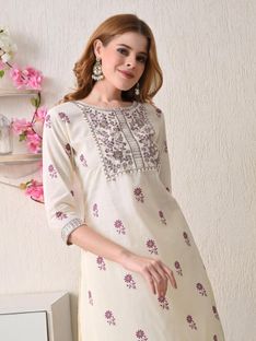 BKApparels Women Embroidered Straight Kurta(Purple)
