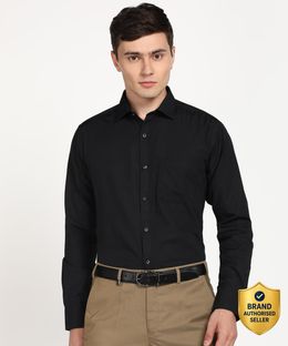 PARK AVENUE Men Solid Formal Black Shirt