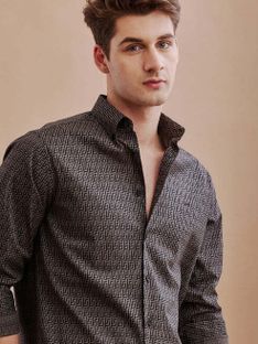 Roadster Men Checkered Casual Brown Shirt