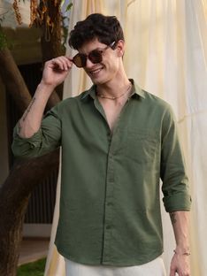 Roadster Men Solid Casual Dark Green Shirt