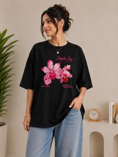 LOOKS Printed Women Round Neck Black T-Shirt
