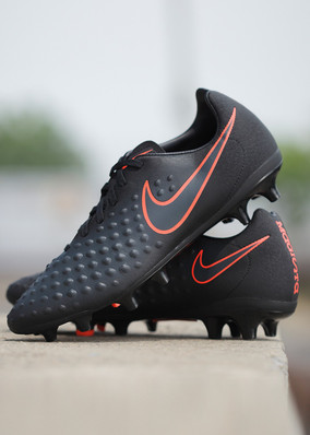 nike studs price