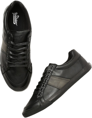 roadster shoes flipkart