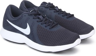 black and white nike running shoes