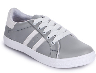 rainy shoes flipkart