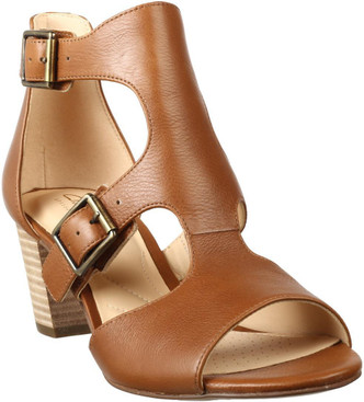 clarks beige sandals