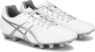 football boots on flipkart