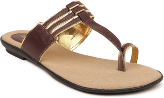 bata female chappal