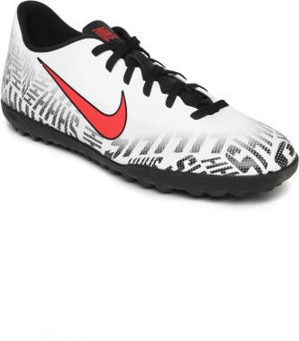 nike white shoes flipkart