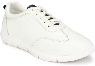 white shoes flipkart