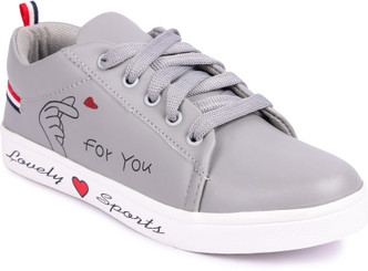 new girl shoes style