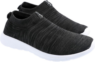 walkaroo canvas shoes