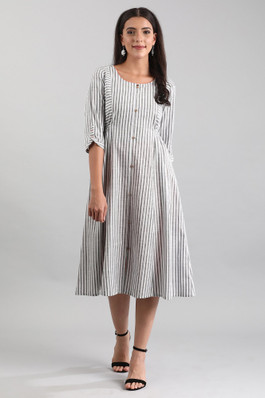 sale on aurelia kurtis