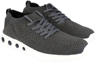 walkaroo shoes flipkart