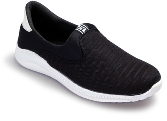sports shoes under 500 flipkart