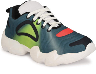 woakers sports shoes