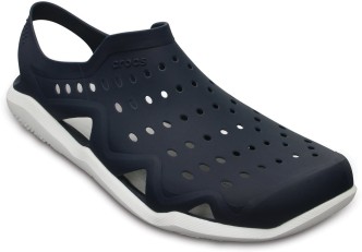 crocs men's slip on shoes