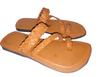 myntra kolhapuri chappals